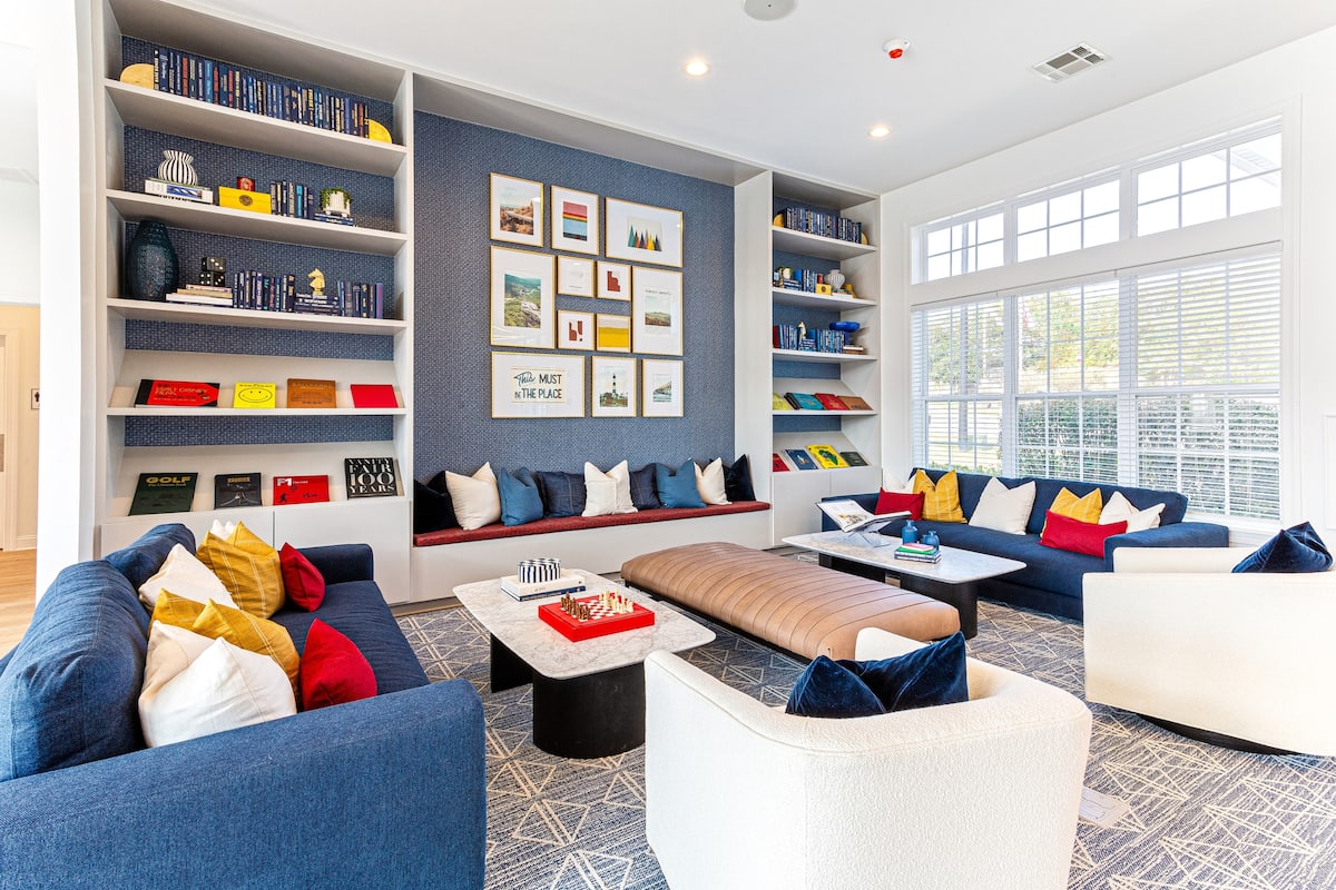 RGVtYW5kUGljdHVyZToyMDk1NjQ0Mzc3