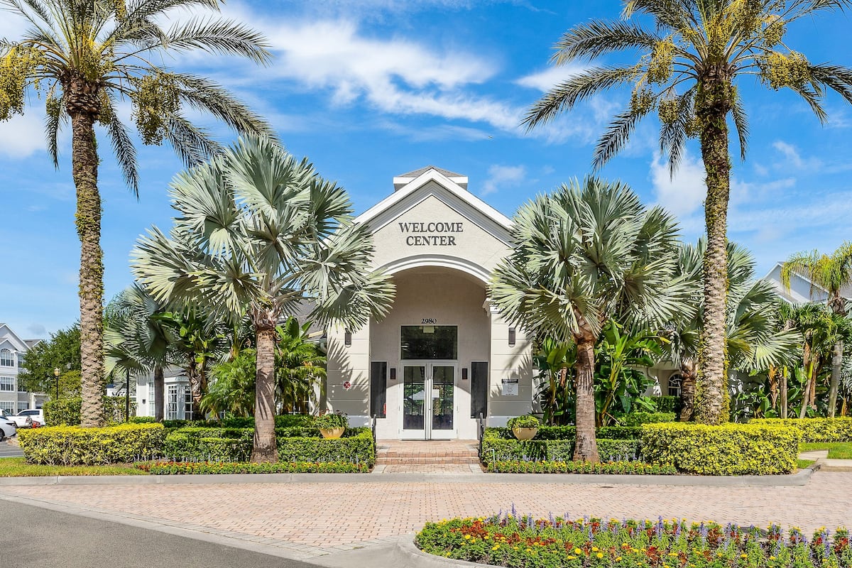 , an Airbnb-friendly apartment in Oviedo, FL