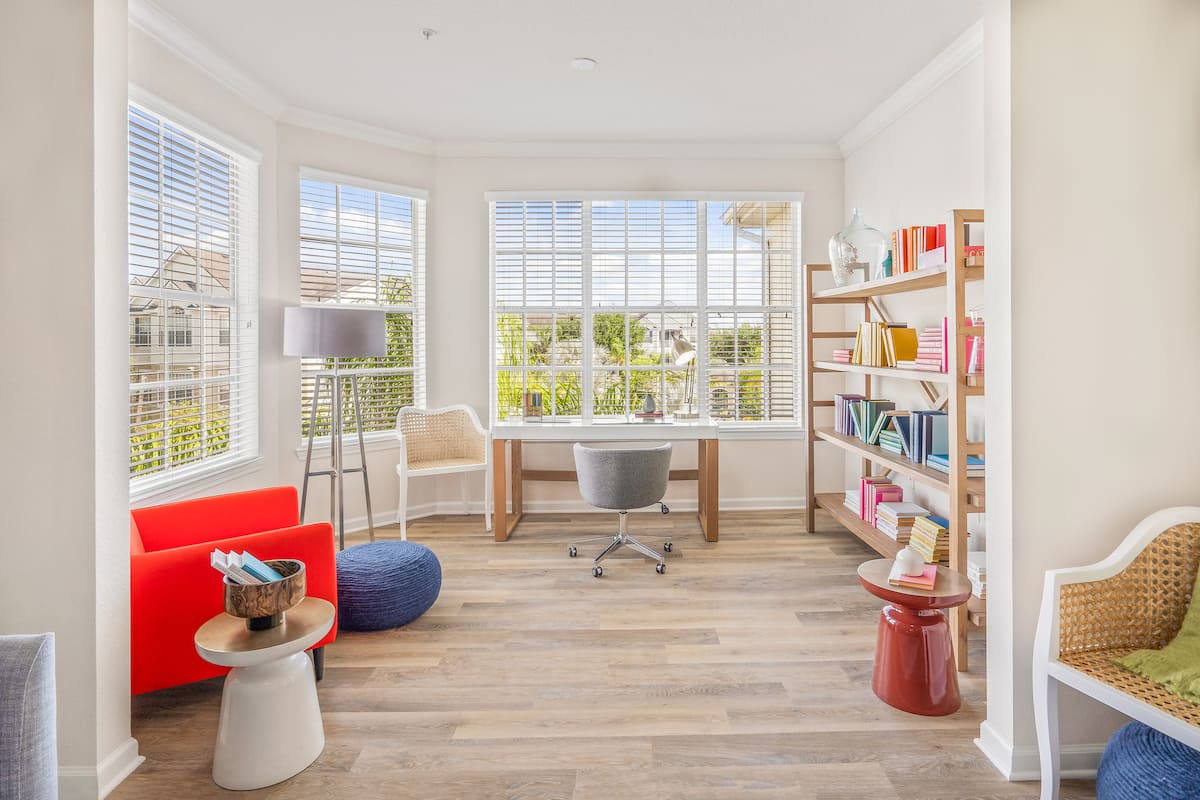 RGVtYW5kUGljdHVyZToyMDI5NzM1NzM0