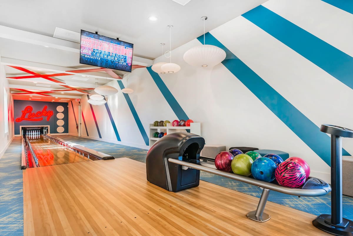 RGVtYW5kUGljdHVyZToyMDI5NzM0NDEx