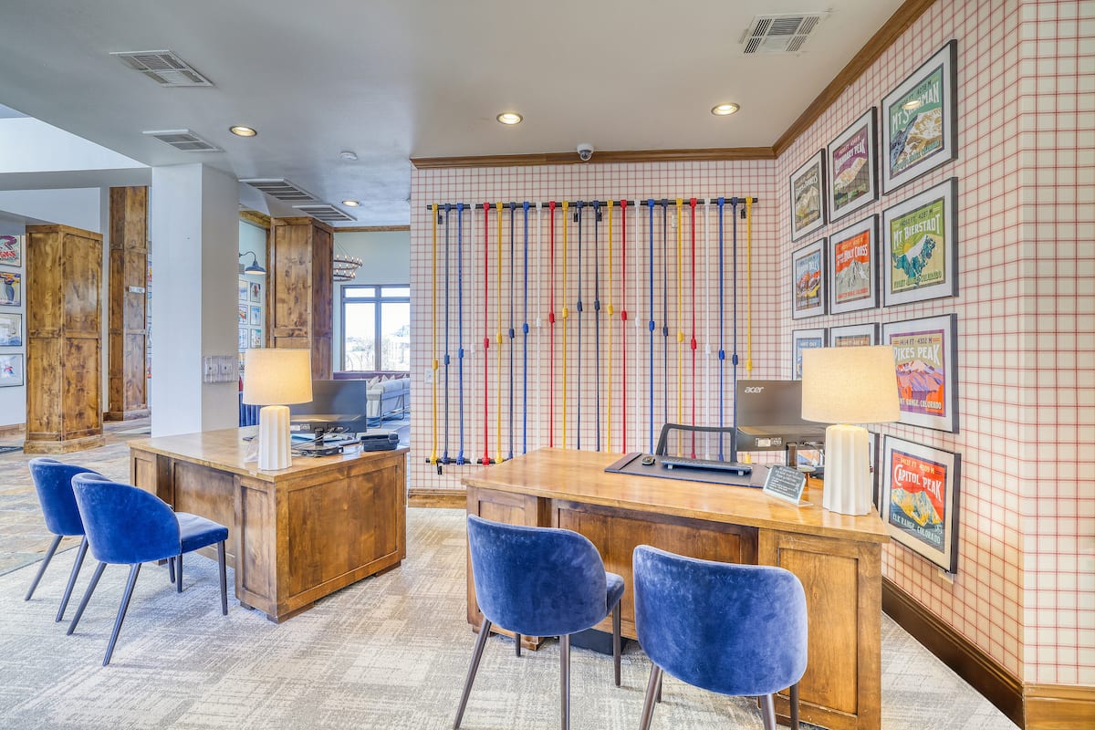 RGVtYW5kUGljdHVyZToyMDc1NzU1NDA1