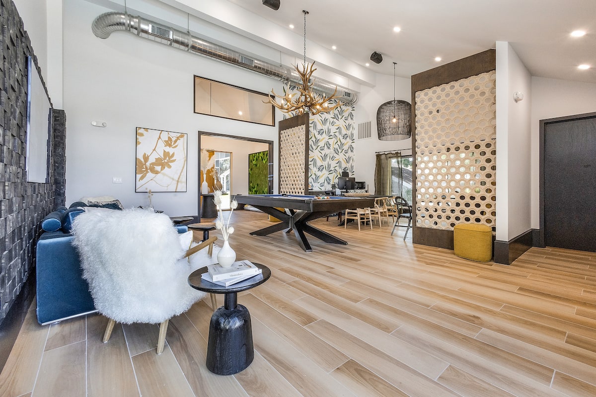 RGVtYW5kUGljdHVyZToyMDQxOTAwMDQ5