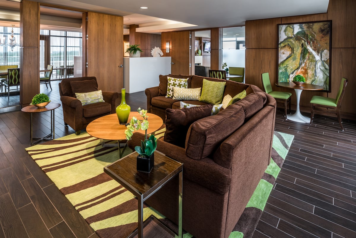 RGVtYW5kUGljdHVyZToxOTUxNjQ1NTQ3