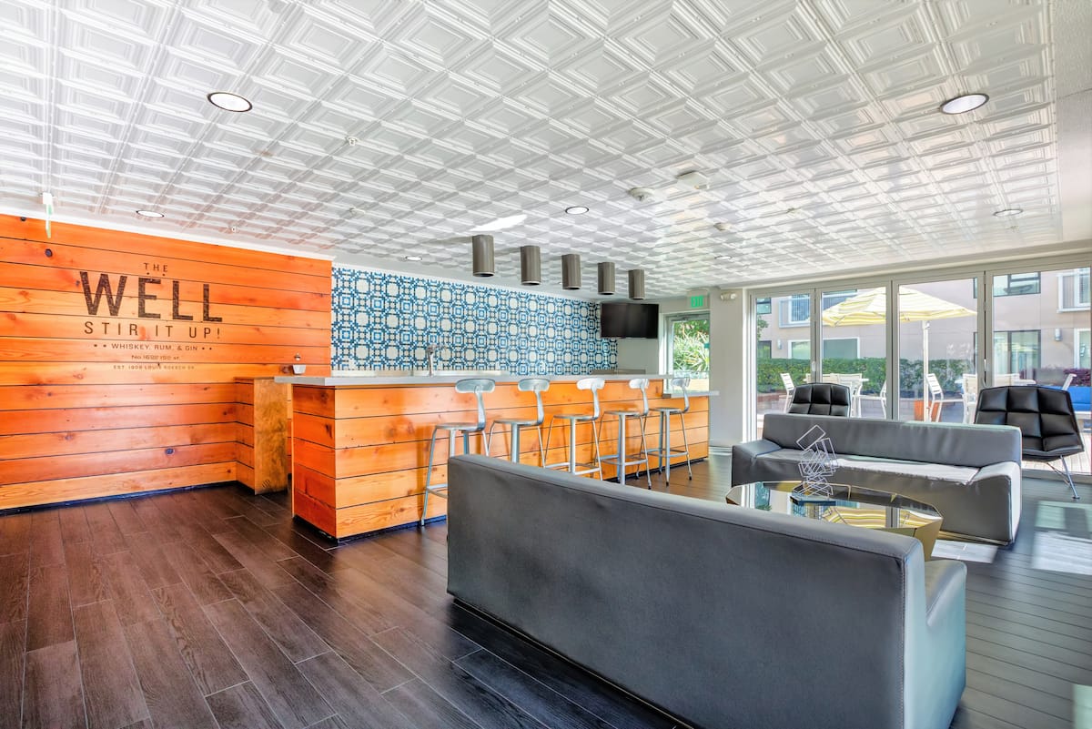 RGVtYW5kUGljdHVyZToxOTQzMTAyOTUy