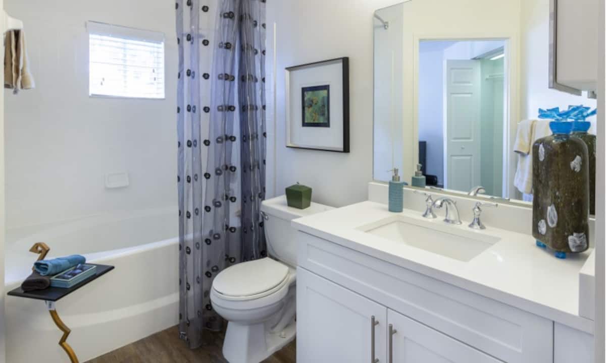 , an Airbnb-friendly apartment in Palm Beach Gardens, FL