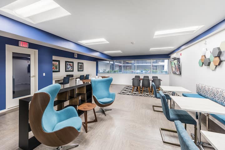 RGVtYW5kUGljdHVyZToxOTQzMTY5MDI1