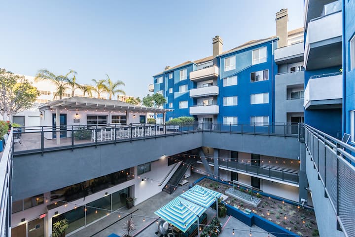 RGVtYW5kUGljdHVyZToxOTQzMTY5MDMy