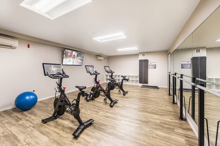 RGVtYW5kUGljdHVyZToxOTQzMTY5MDM2