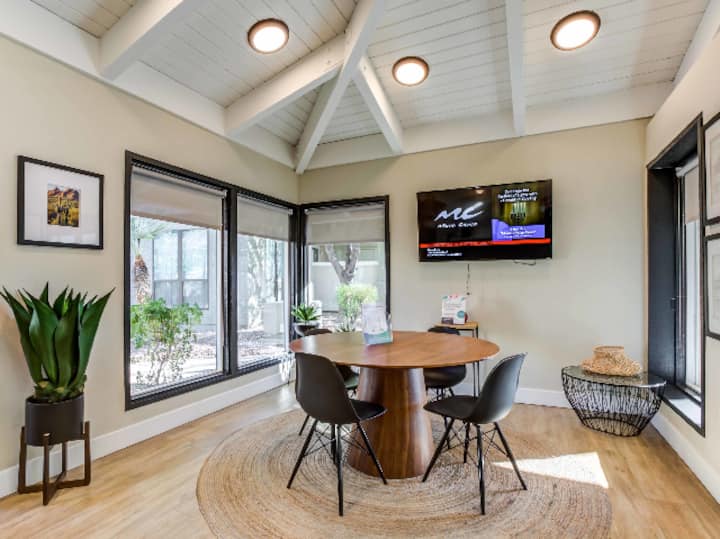 RGVtYW5kUGljdHVyZToxOTQzMTcyODcz