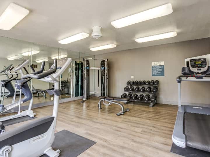 RGVtYW5kUGljdHVyZToxOTQzMTAzMTgz