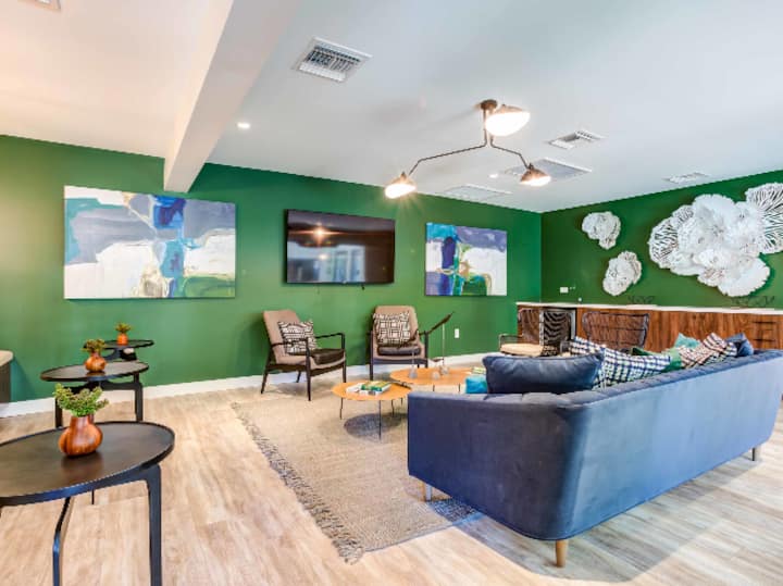 RGVtYW5kUGljdHVyZToxOTQzMTcxNzI0