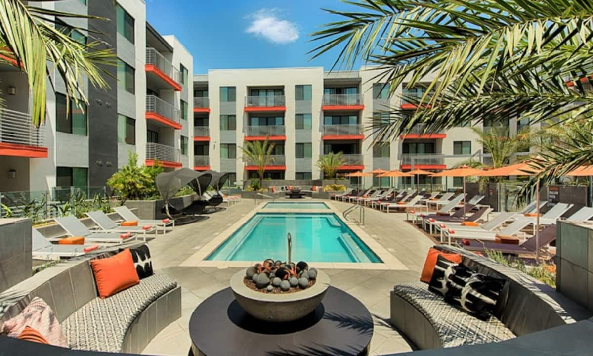 , an Airbnb-friendly apartment in Scottsdale, AZ