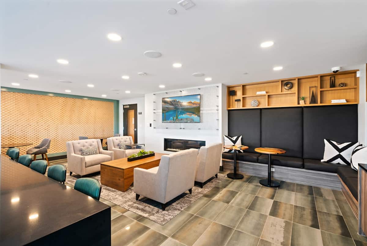 RGVtYW5kUGljdHVyZToxOTQzMTU4NjE2