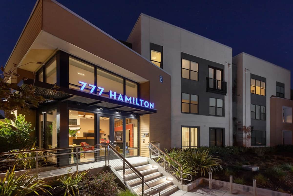 , an Airbnb-friendly apartment in Menlo Park, CA