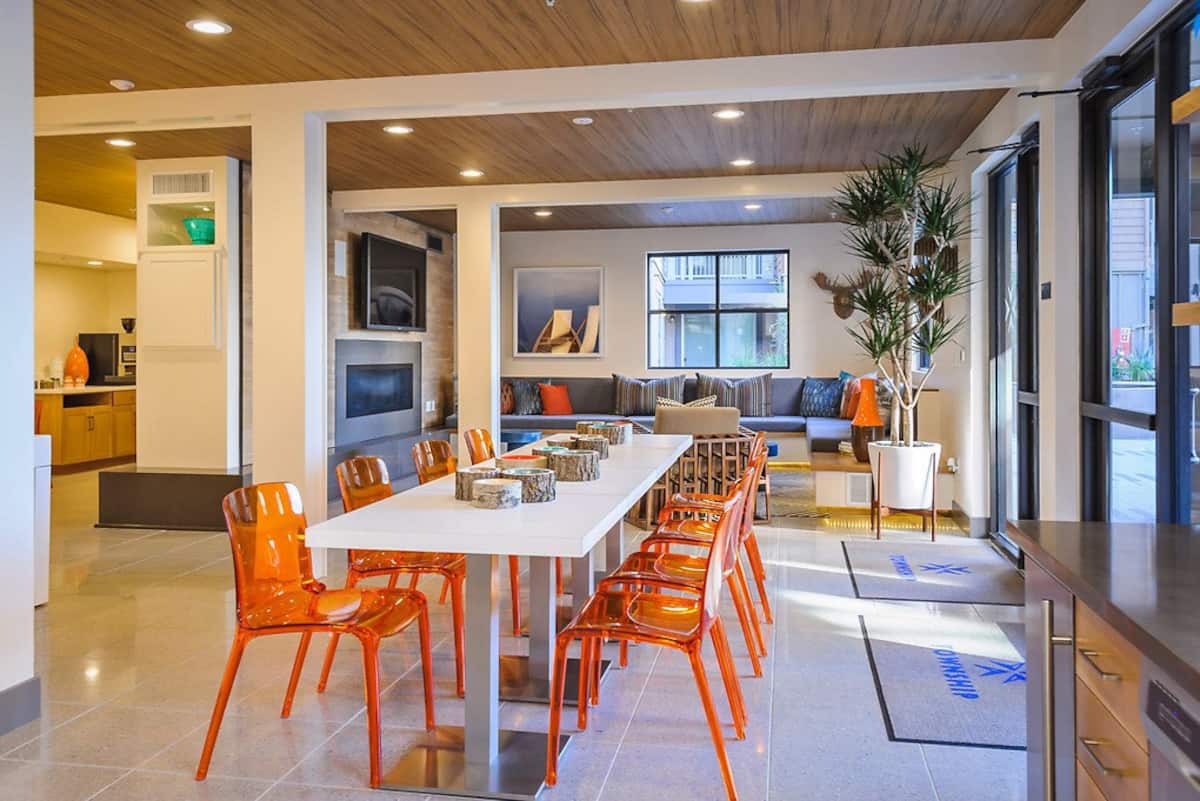 , an Airbnb-friendly apartment in Redwood City, CA