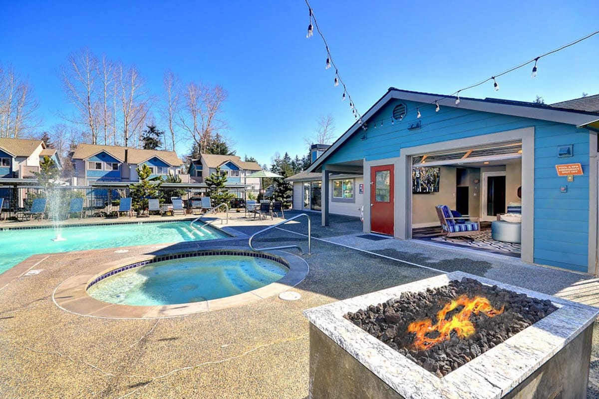 Exterior of Martha Lake Apartments, an Airbnb-friendly apartment in Lynnwood, WA