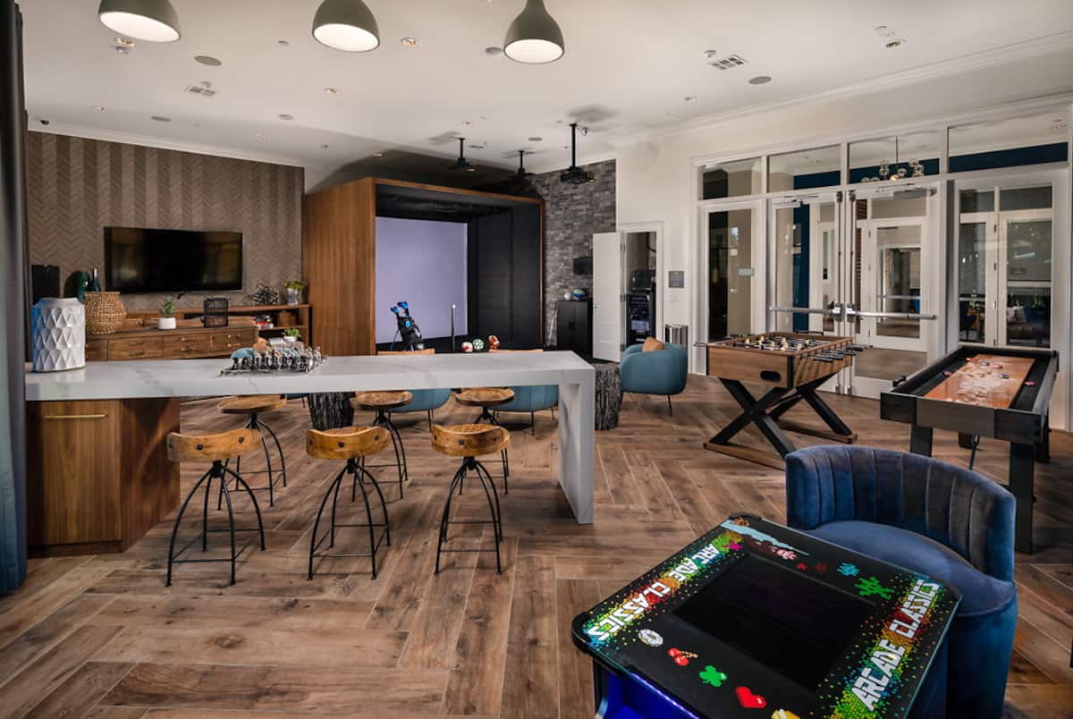 RGVtYW5kUGljdHVyZToxOTQzMTU0Mjk0