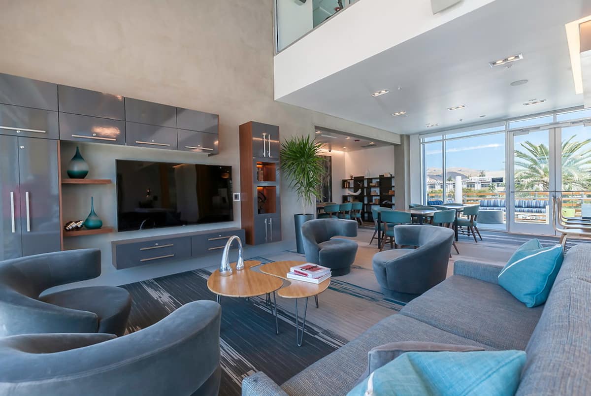 RGVtYW5kUGljdHVyZToyMzU1MDQxNTgw