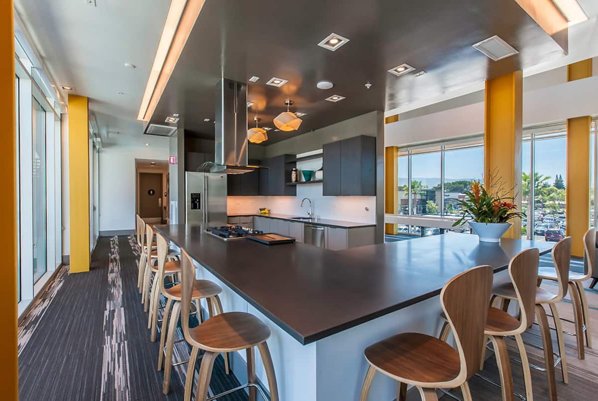 RGVtYW5kUGljdHVyZToyMzU1MDQxNTkz