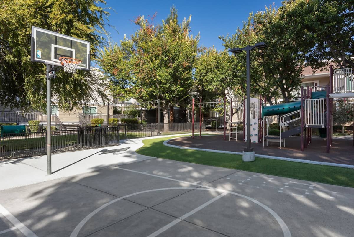 , an Airbnb-friendly apartment in Santa Clara, CA