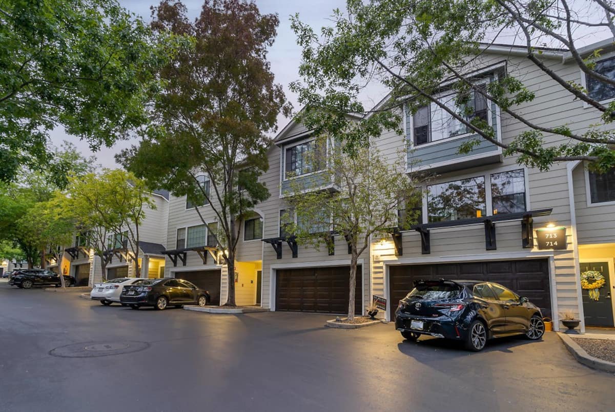 , an Airbnb-friendly apartment in San Rafael, CA