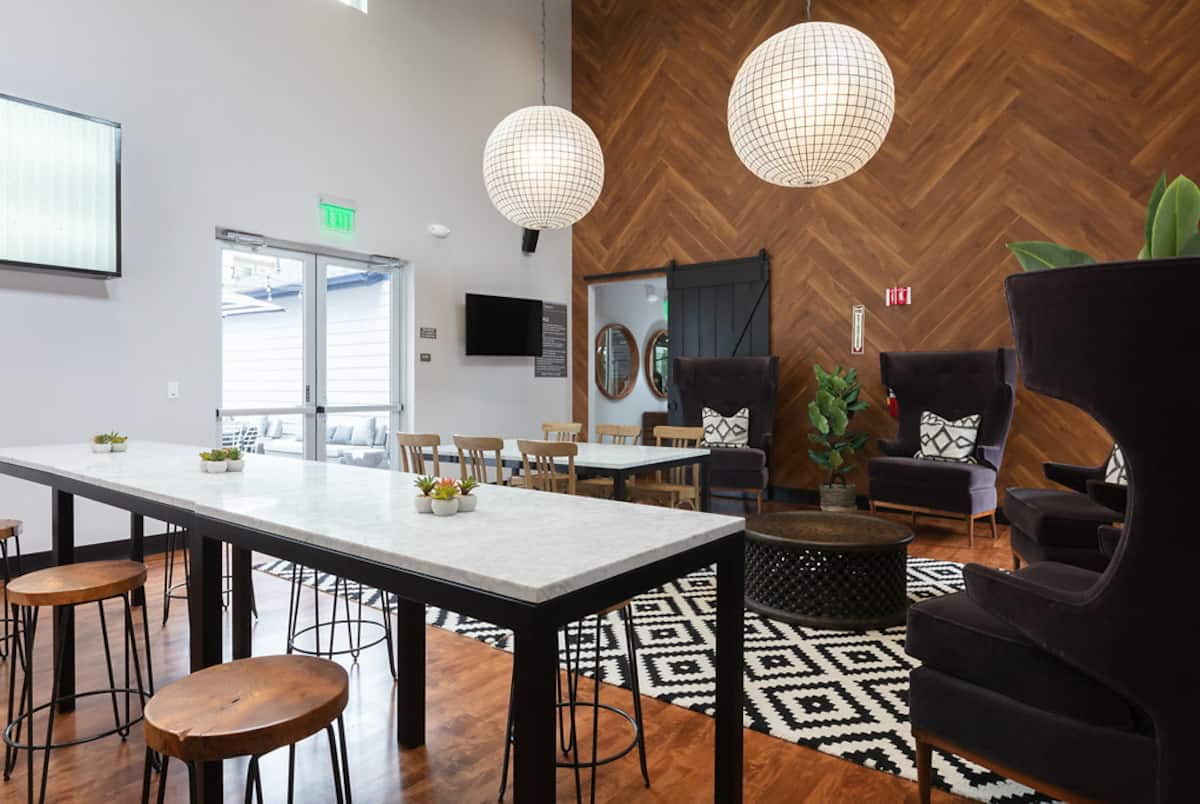 RGVtYW5kUGljdHVyZToxOTQzMTU3NzI2