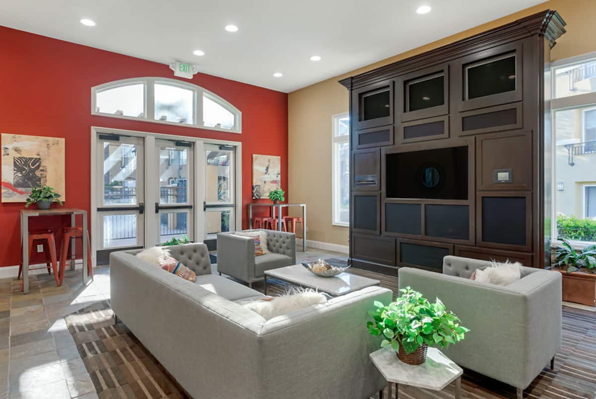 RGVtYW5kUGljdHVyZToxOTQzMTU4OTQ4