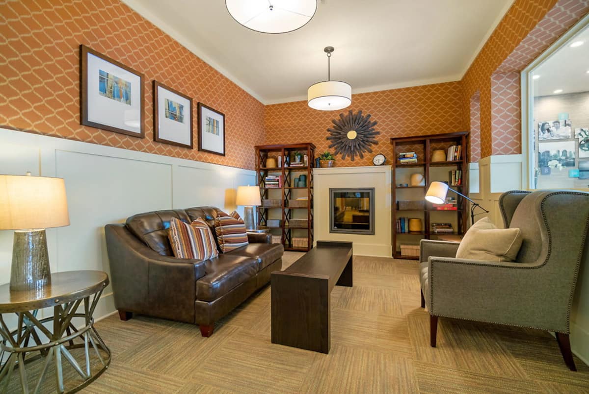 RGVtYW5kUGljdHVyZToxOTQzMTU0MDU2