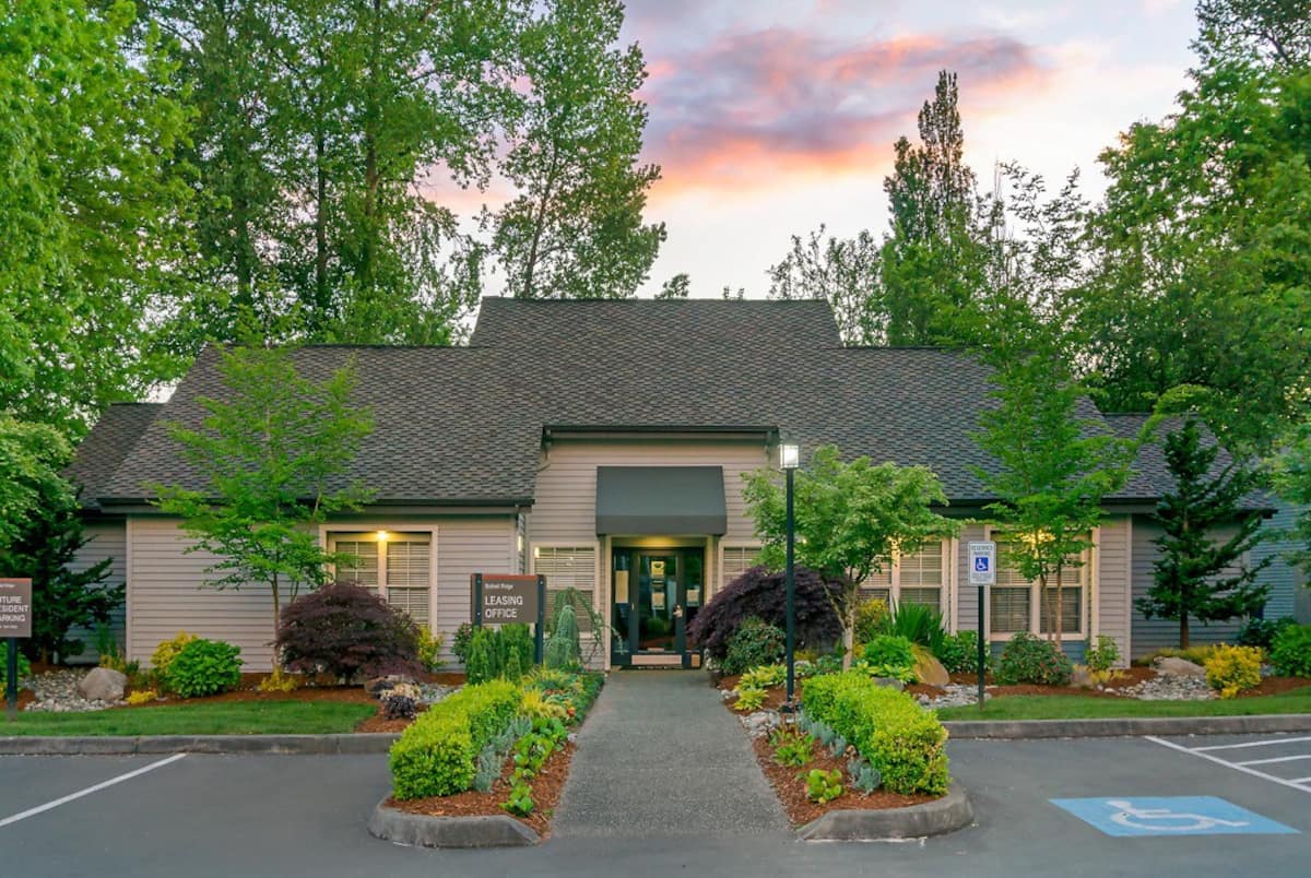 , an Airbnb-friendly apartment in Bothell, WA