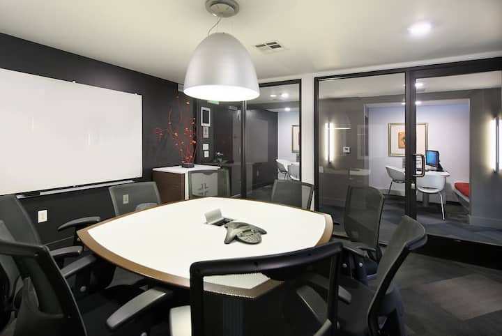 Earn with Airbnb-friendly apartments in Los Angeles | Airbnb