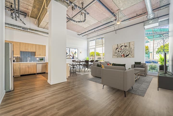 Earn with Airbnb-friendly apartments in Los Angeles | Airbnb