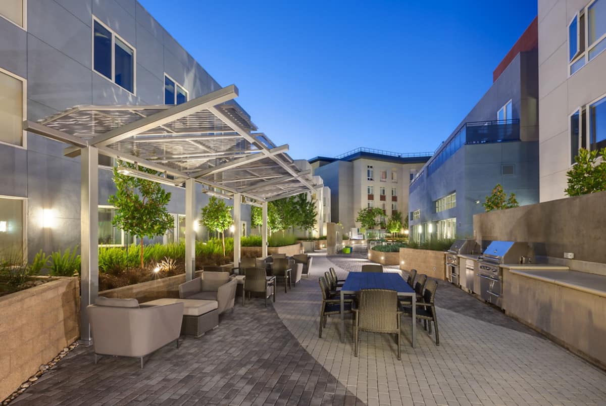 RGVtYW5kUGljdHVyZToxOTQzMTUzNzA0