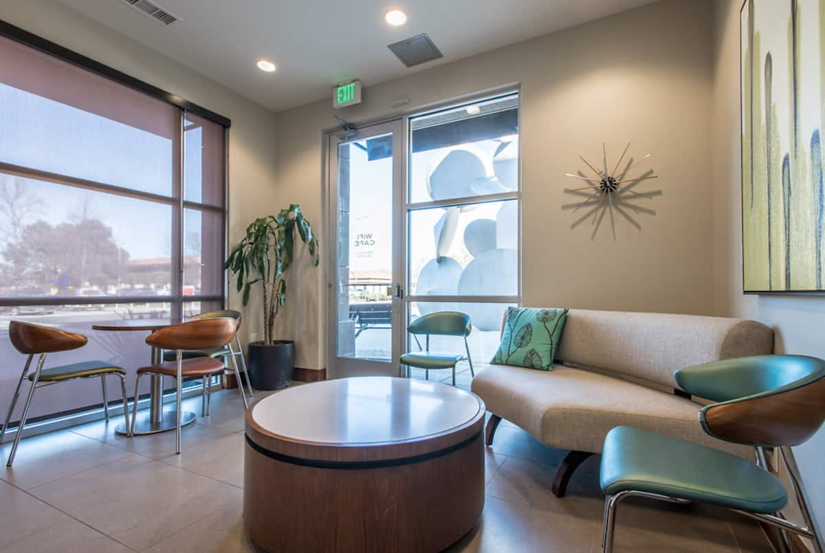 RGVtYW5kUGljdHVyZToxOTQzMTU2MDE3