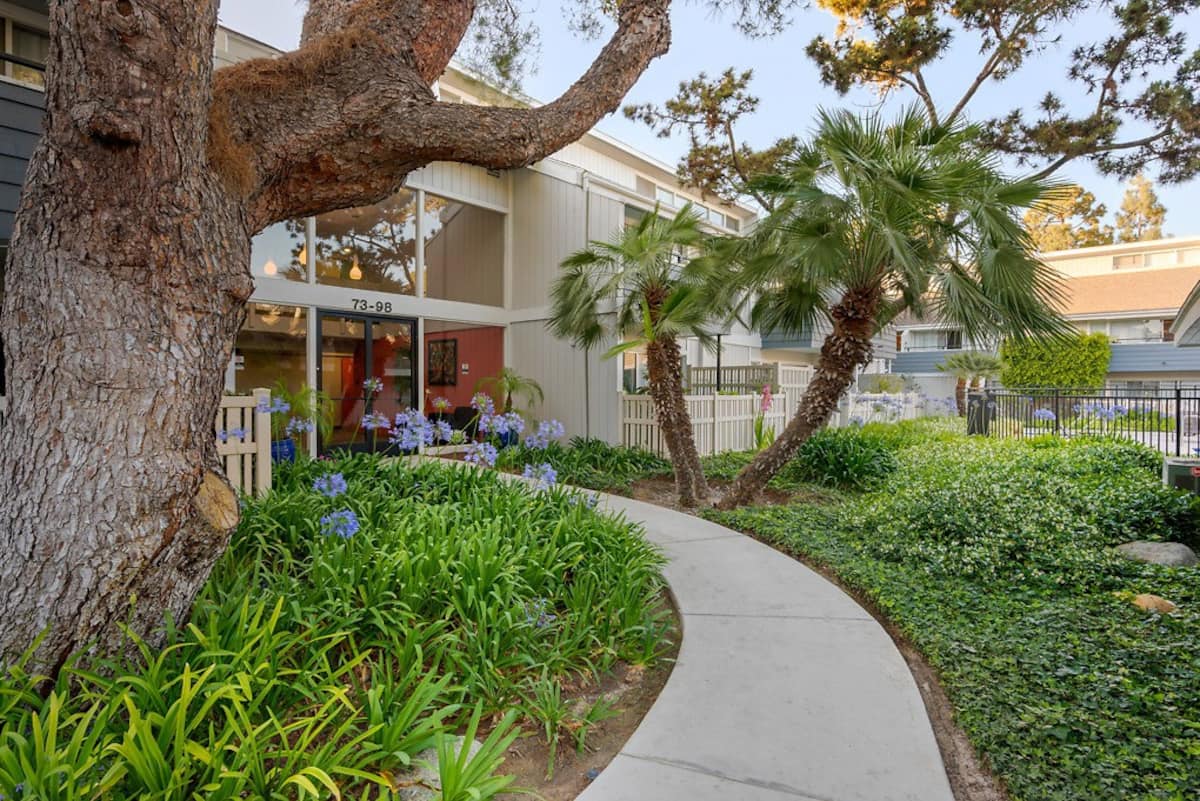 , an Airbnb-friendly apartment in Ventura, CA