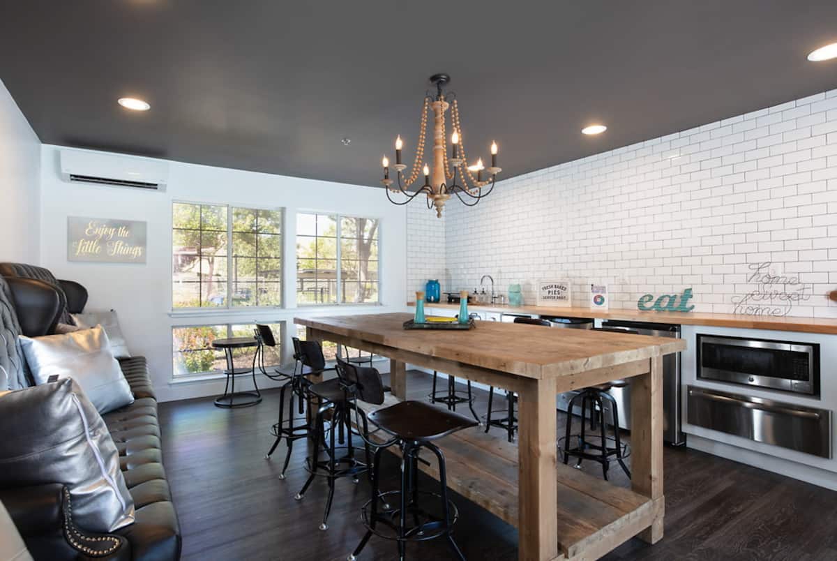 RGVtYW5kUGljdHVyZToxOTQzMTU5NDk5