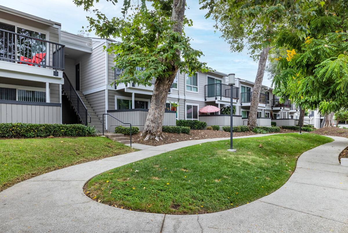 CentrePointe, an Airbnbfriendly apartment