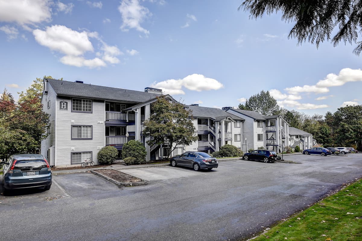 , an Airbnb-friendly apartment in Bellevue, WA