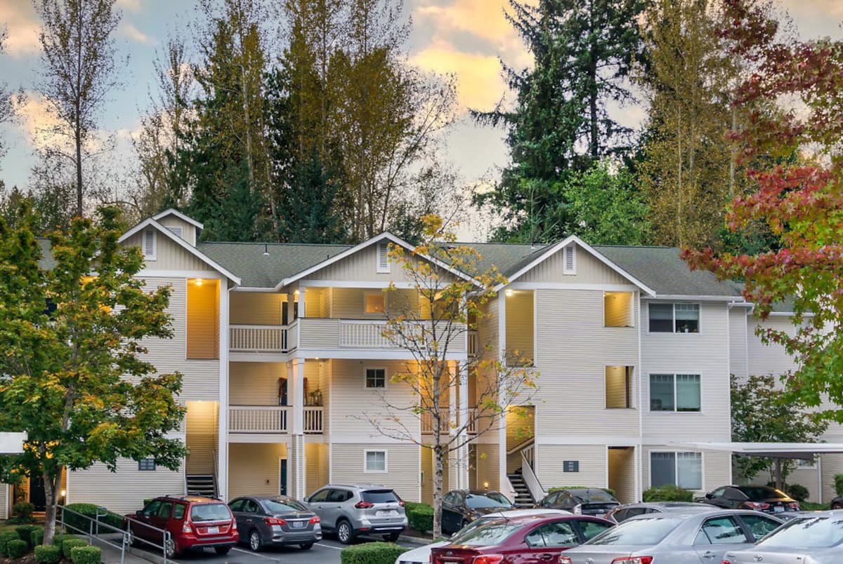 , an Airbnb-friendly apartment in Bothell, WA