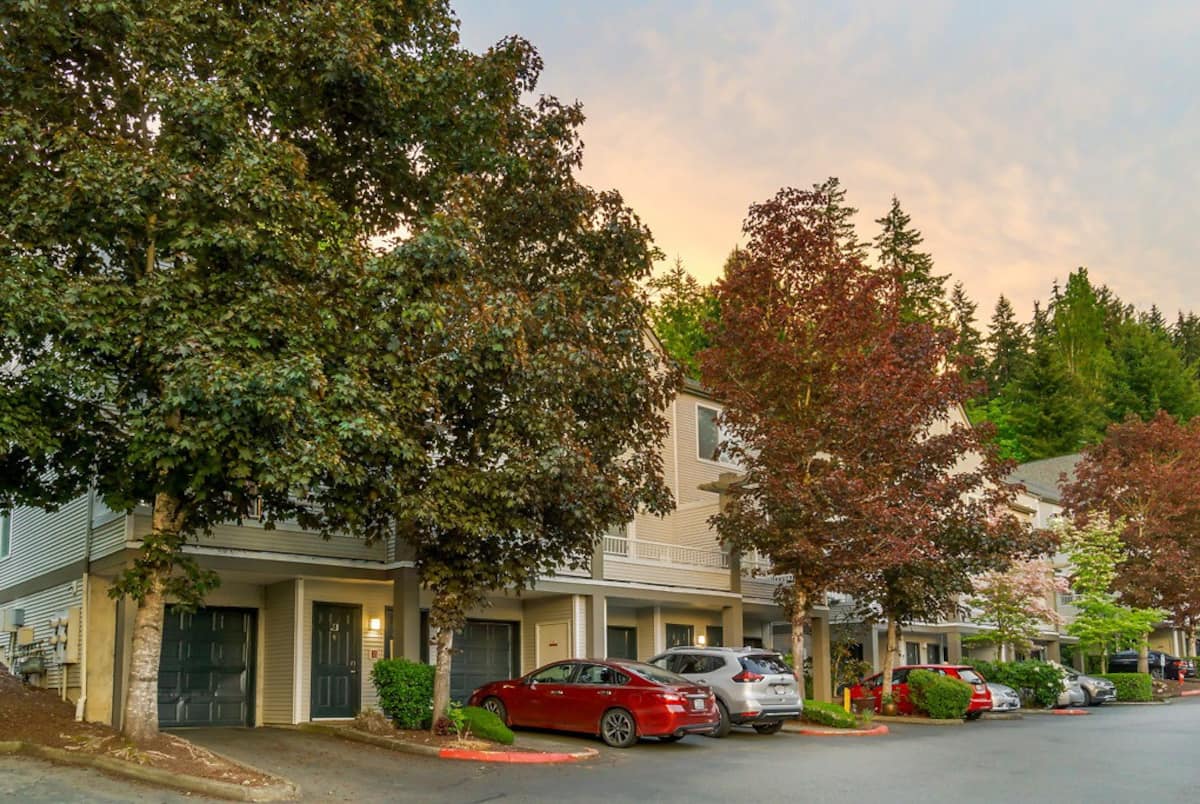 , an Airbnb-friendly apartment in Issaquah, WA