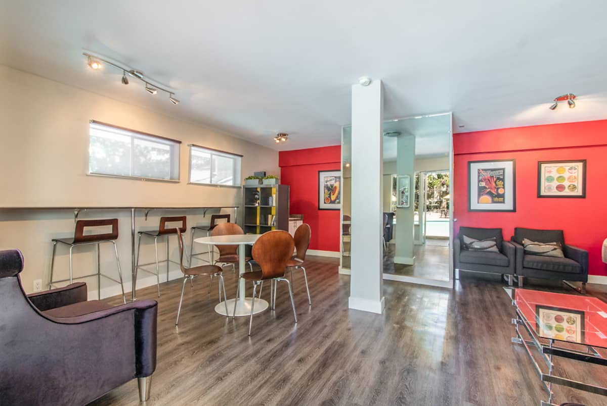 RGVtYW5kUGljdHVyZToxOTQzMTU1NDYz