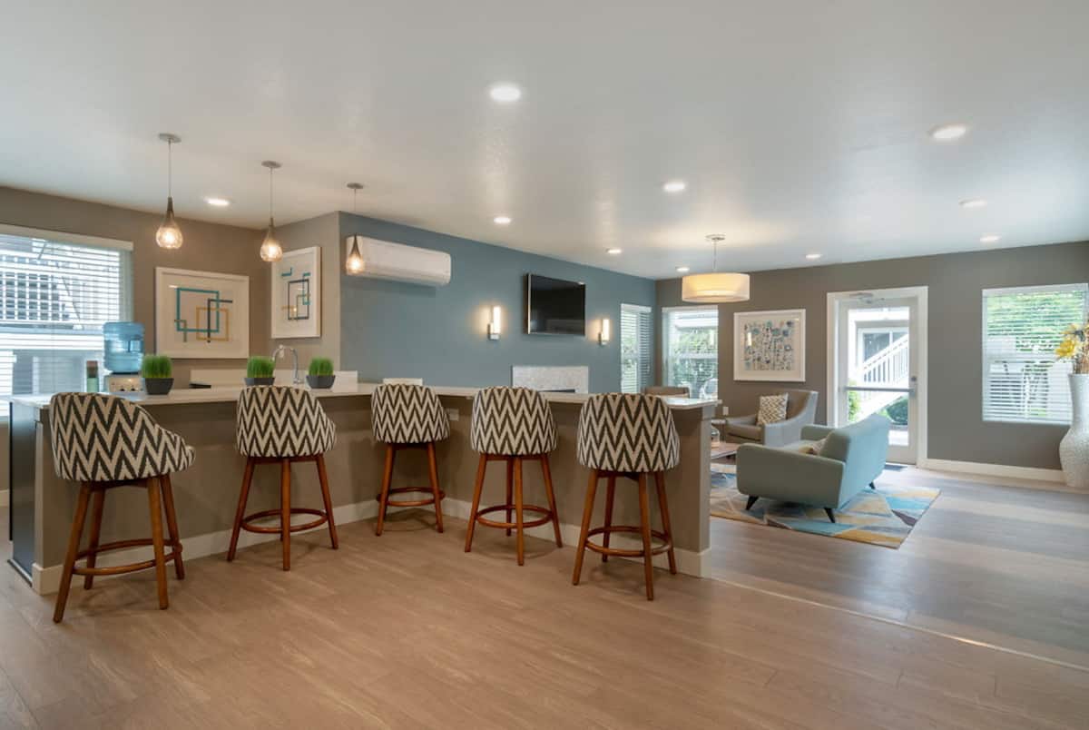 RGVtYW5kUGljdHVyZToxOTQzMTU1OTM2