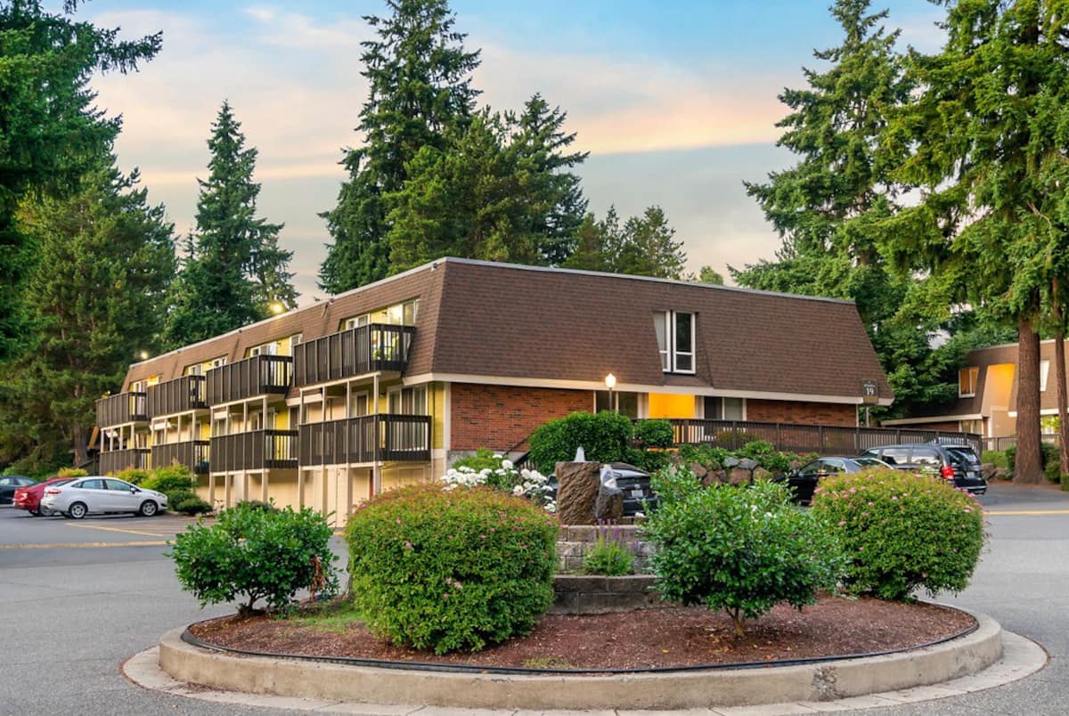 , an Airbnb-friendly apartment in Bellevue, WA