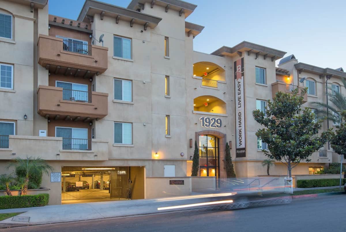 , an Airbnb-friendly apartment in Los Angeles, CA