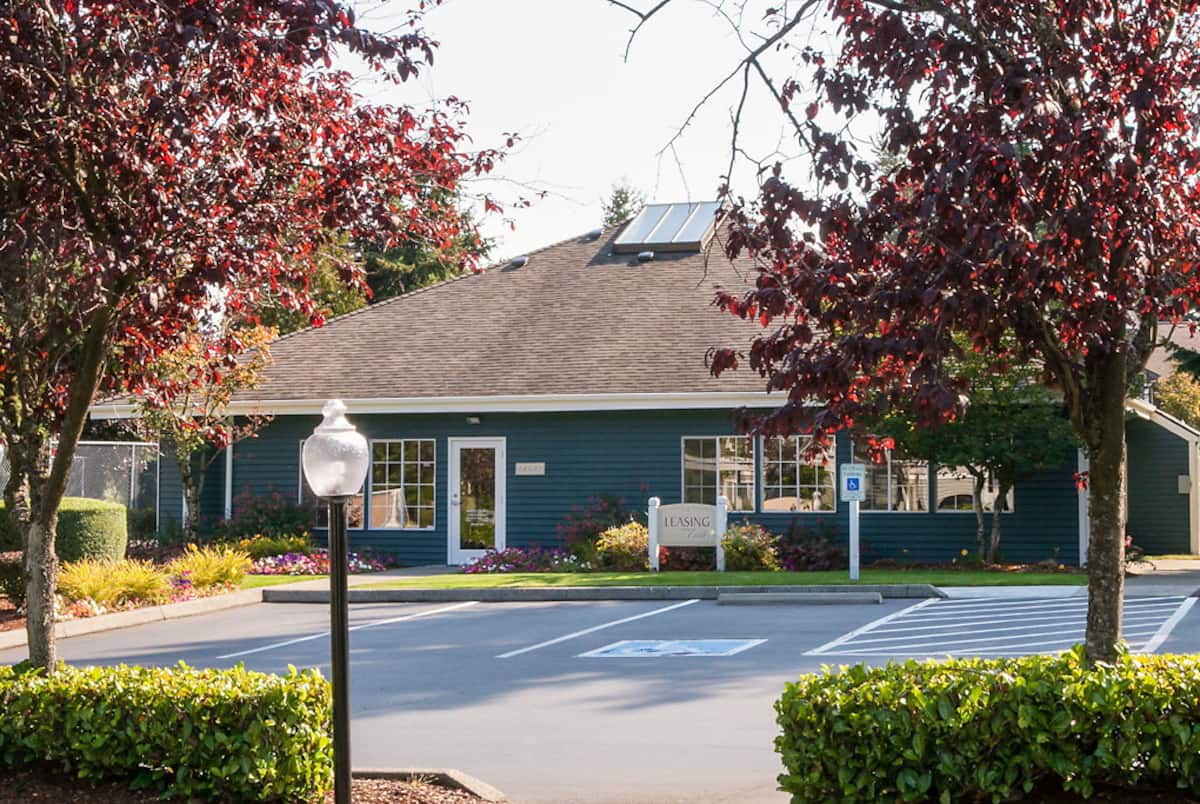 , an Airbnb-friendly apartment in Kirkland, WA