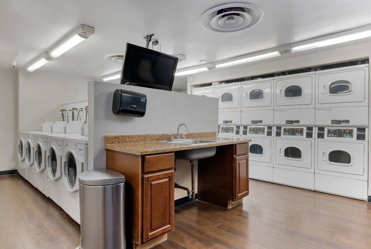 Earn in Skye at Bunker Hill, an Airbnbfriendly apartment building