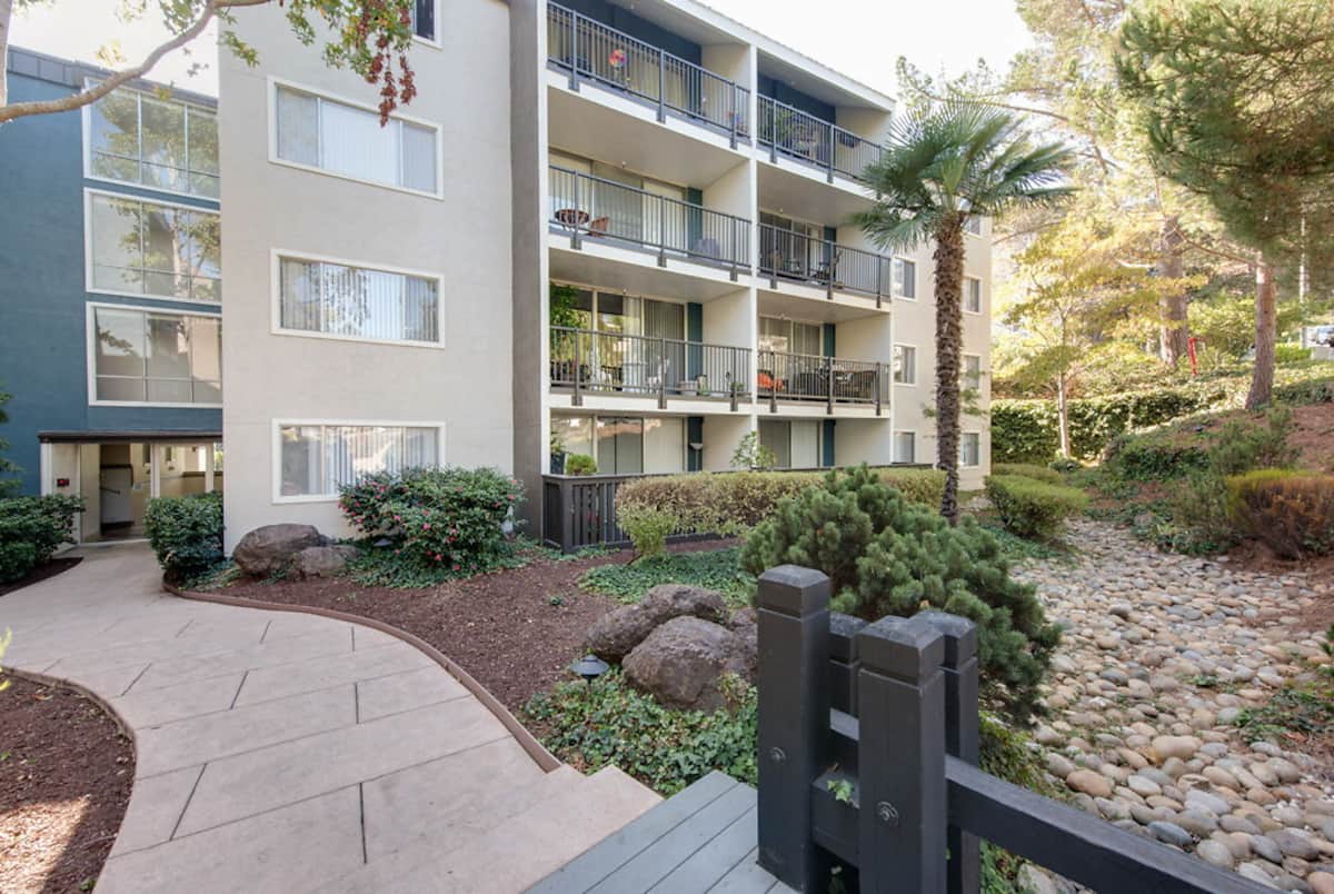 , an Airbnb-friendly apartment in Belmont, CA