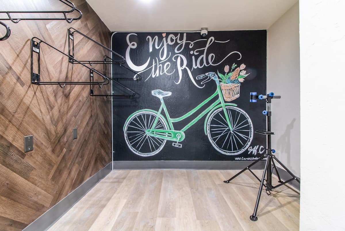 RGVtYW5kUGljdHVyZToxOTQzMTU4MDg4