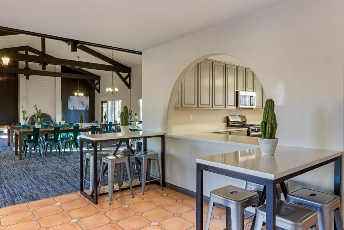 RGVtYW5kUGljdHVyZToxOTQzMTU4ODQ1