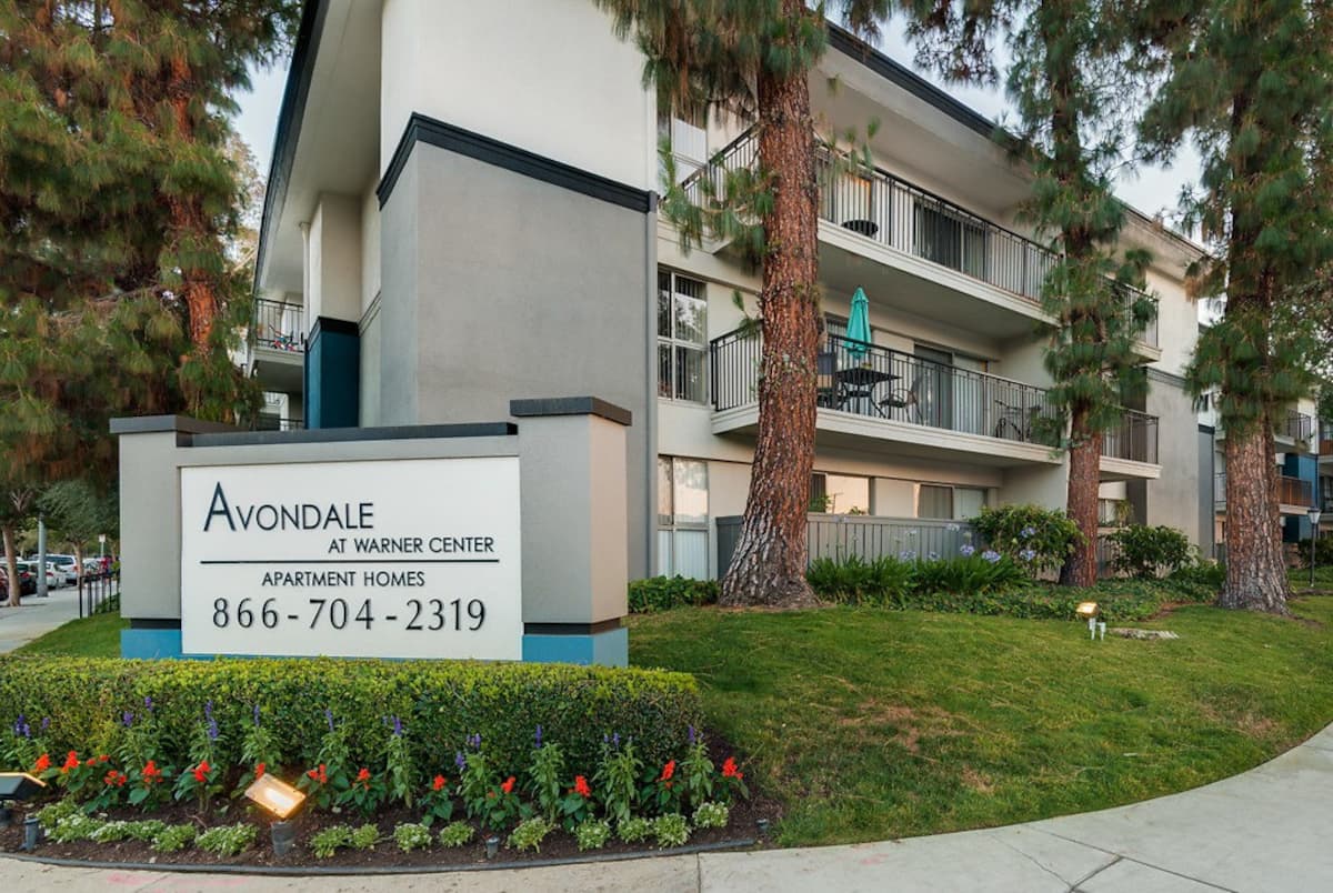 , an Airbnb-friendly apartment in Woodland Hills, CA