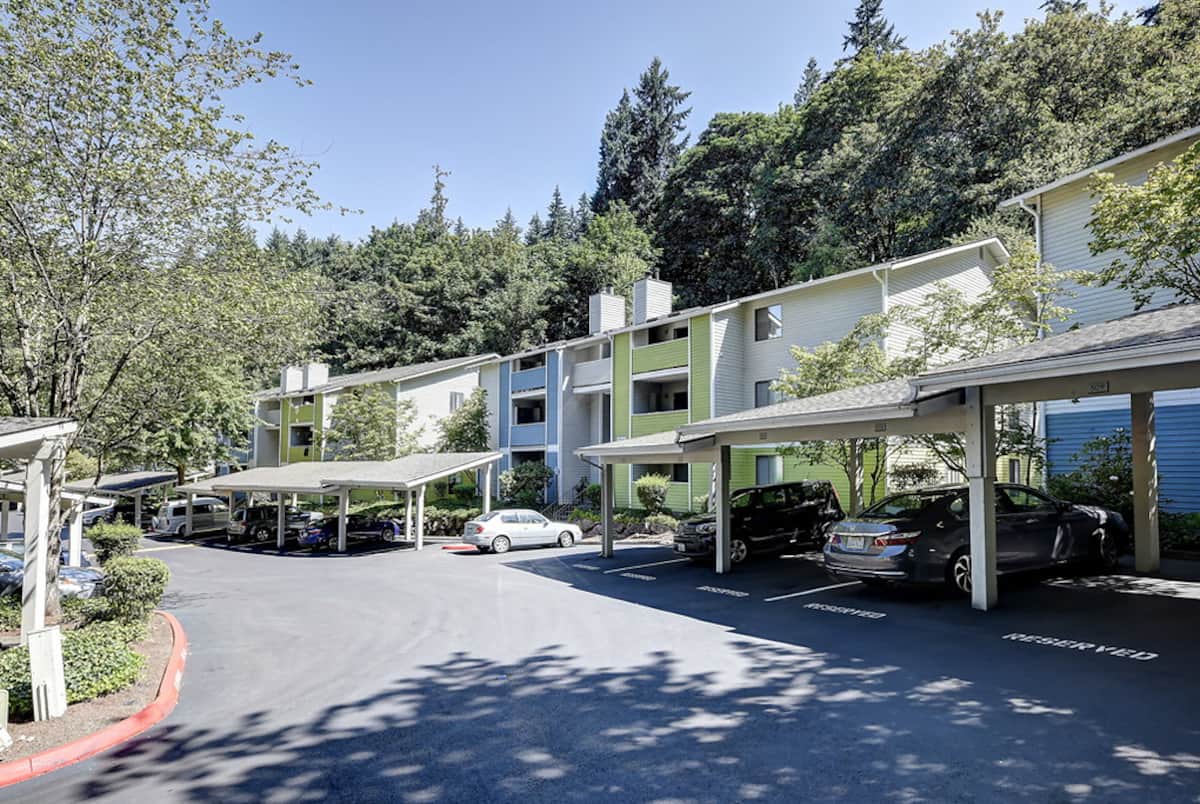 , an Airbnb-friendly apartment in Bellevue, WA